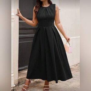 SHEIN Black Sleeveless Pleated Midi Dress